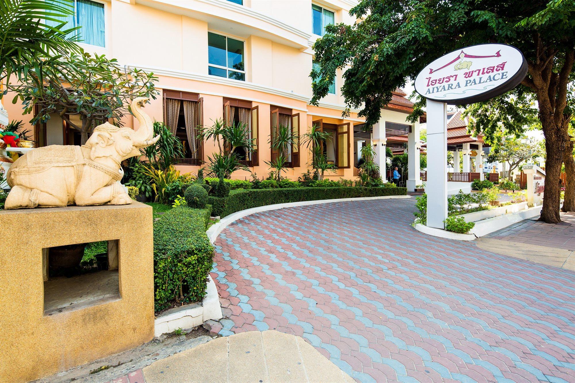 Aiyara Palace Hotel Pattaya Exterior photo