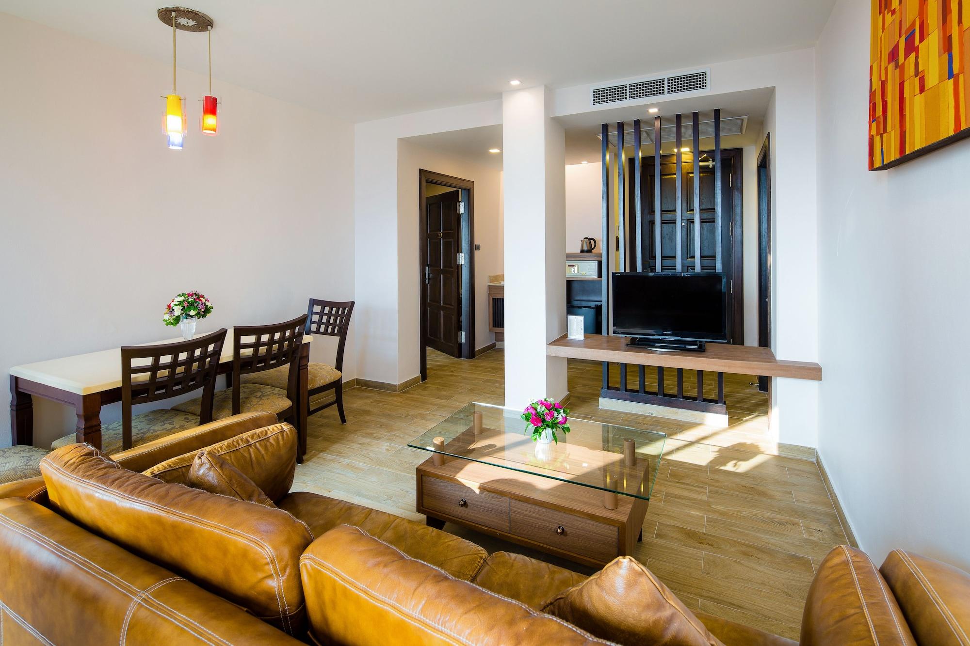 Aiyara Palace Pattaya Exterior photo A living room in a serviced apartment in Hanoi, Vietnam
