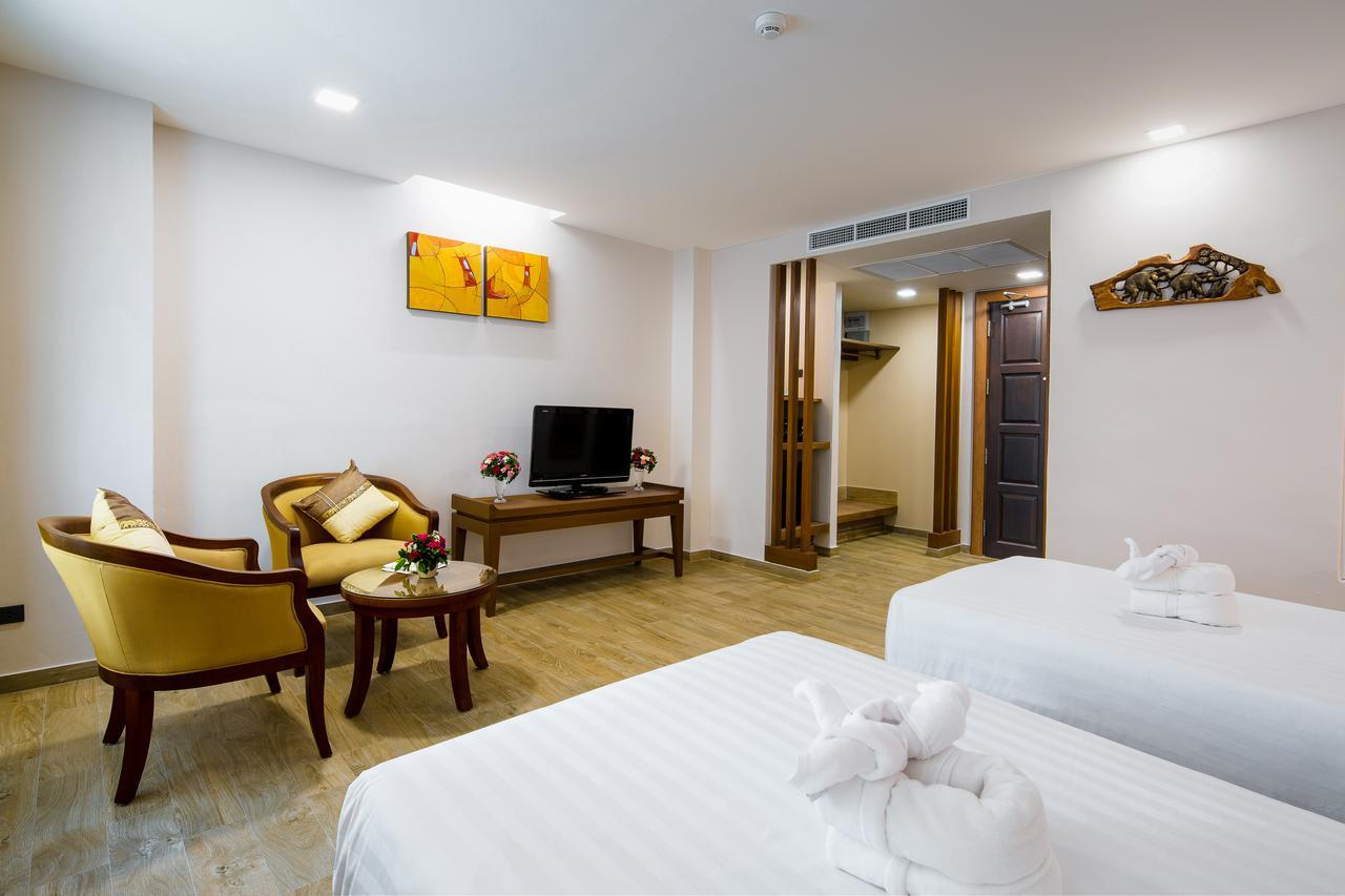 Aiyara Palace Pattaya Exterior photo Deluxe Room