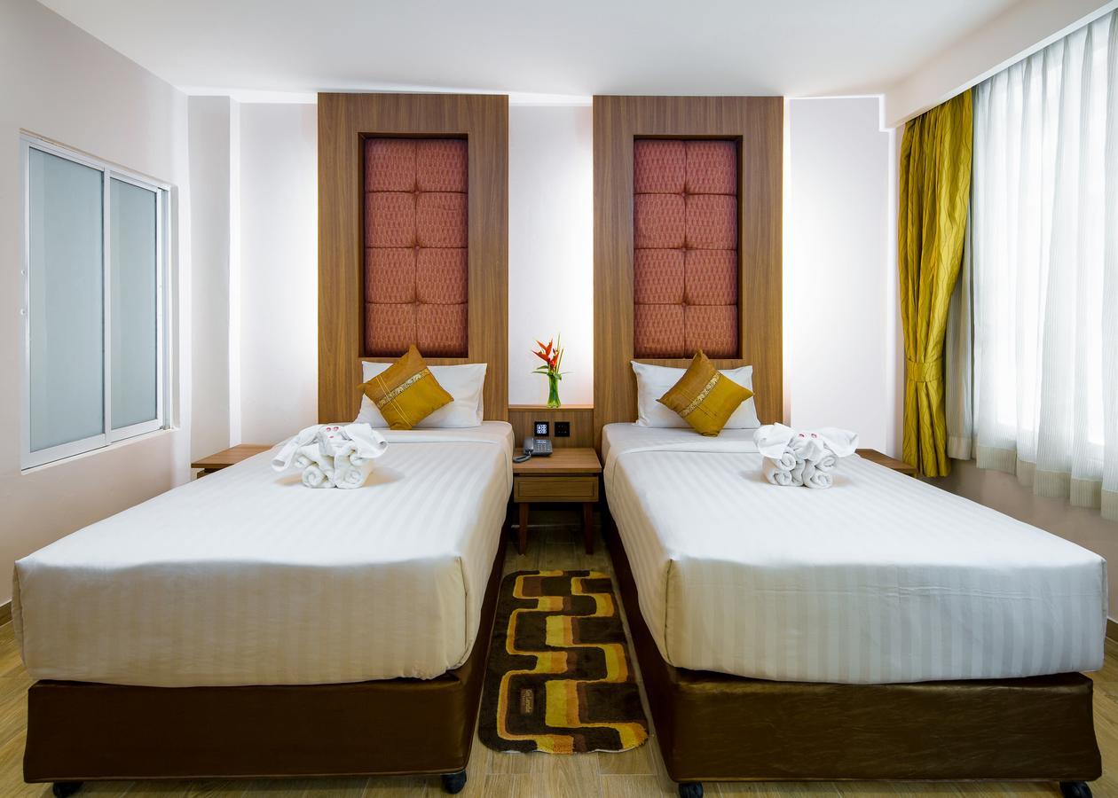 Aiyara Palace Pattaya Exterior photo Deluxe Twin Room