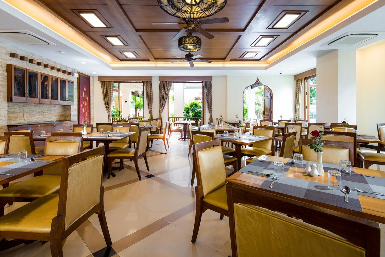 Aiyara Palace Pattaya Exterior photo The restaurant at the hotel