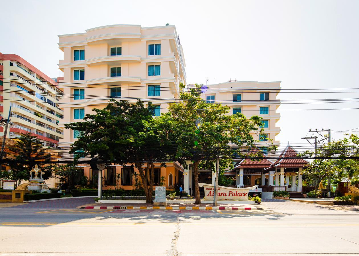 Aiyara Palace Pattaya Exterior photo The university library
