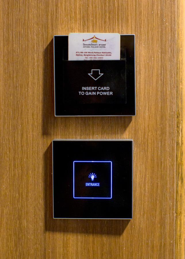 Aiyara Palace Pattaya Exterior photo A key card power switch
