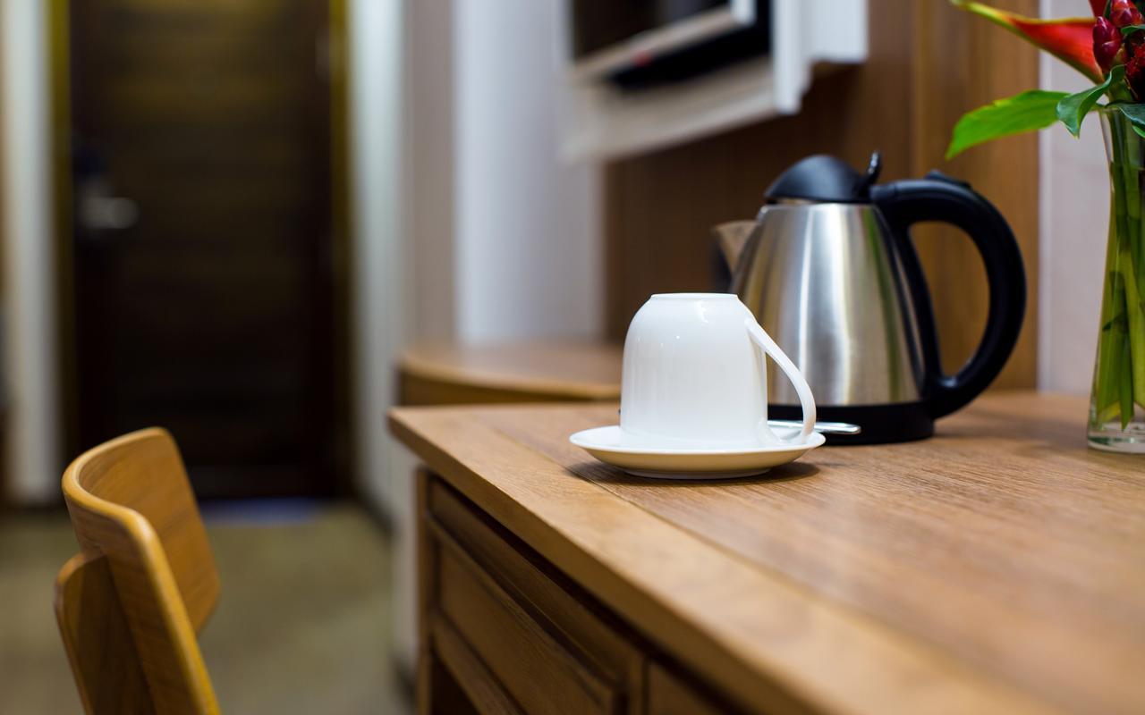 Aiyara Palace Pattaya Exterior photo A kettle