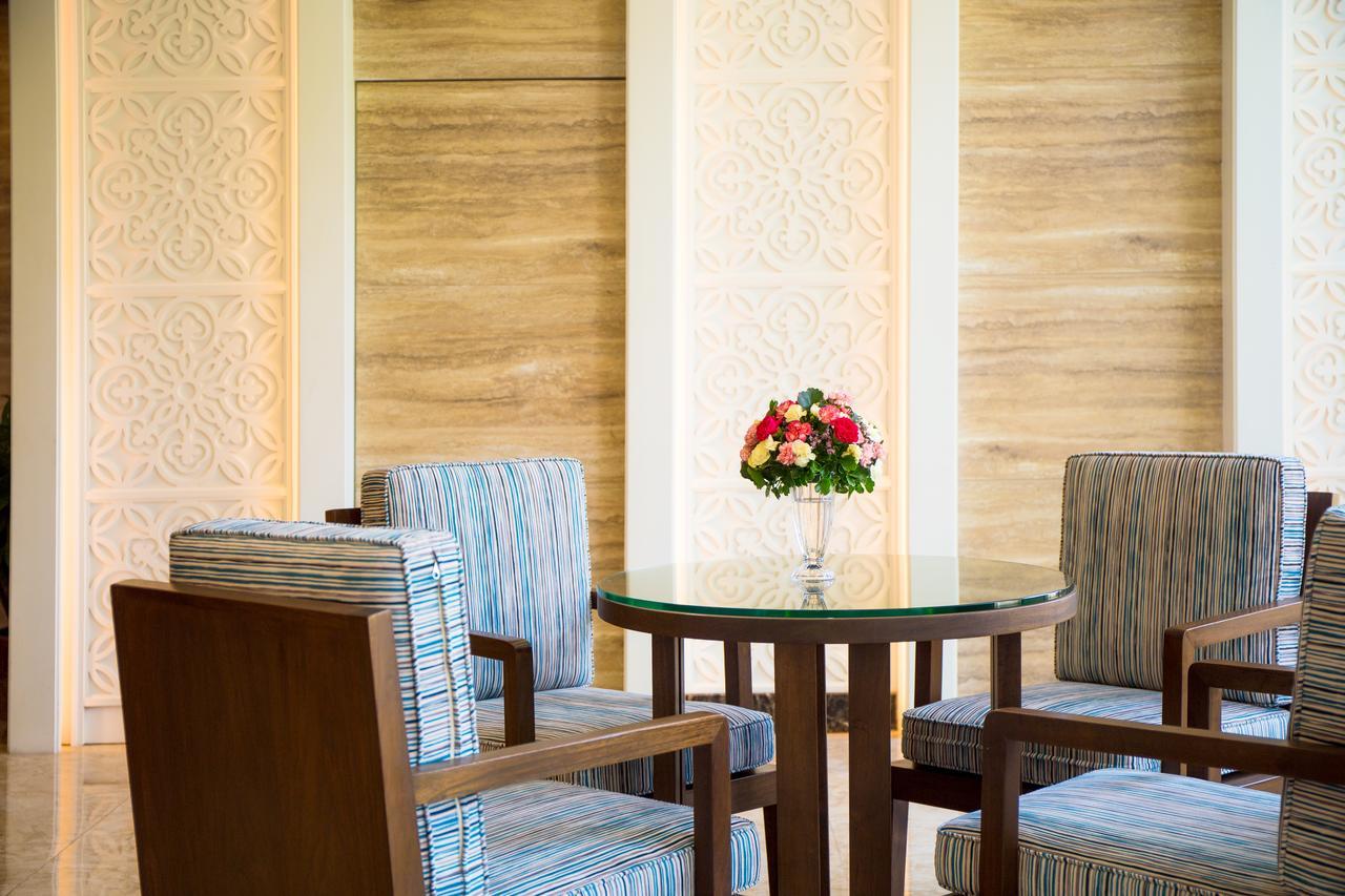 Aiyara Palace Pattaya Exterior photo Interior of the hotel