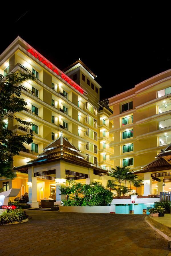 Aiyara Palace Pattaya Exterior photo The Royal Hotel